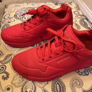 Women's 8.5 Skechers Red Sneakers